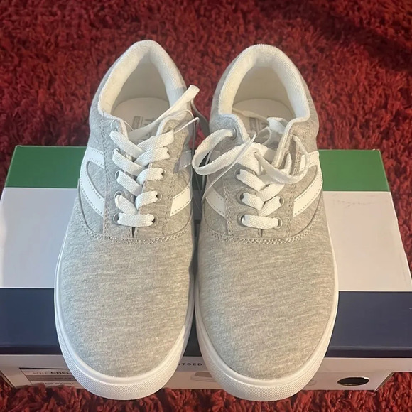 Tretorn Chelsea White Canvas Memory Foam  sneakers  size 7 - Picture 4 of 10